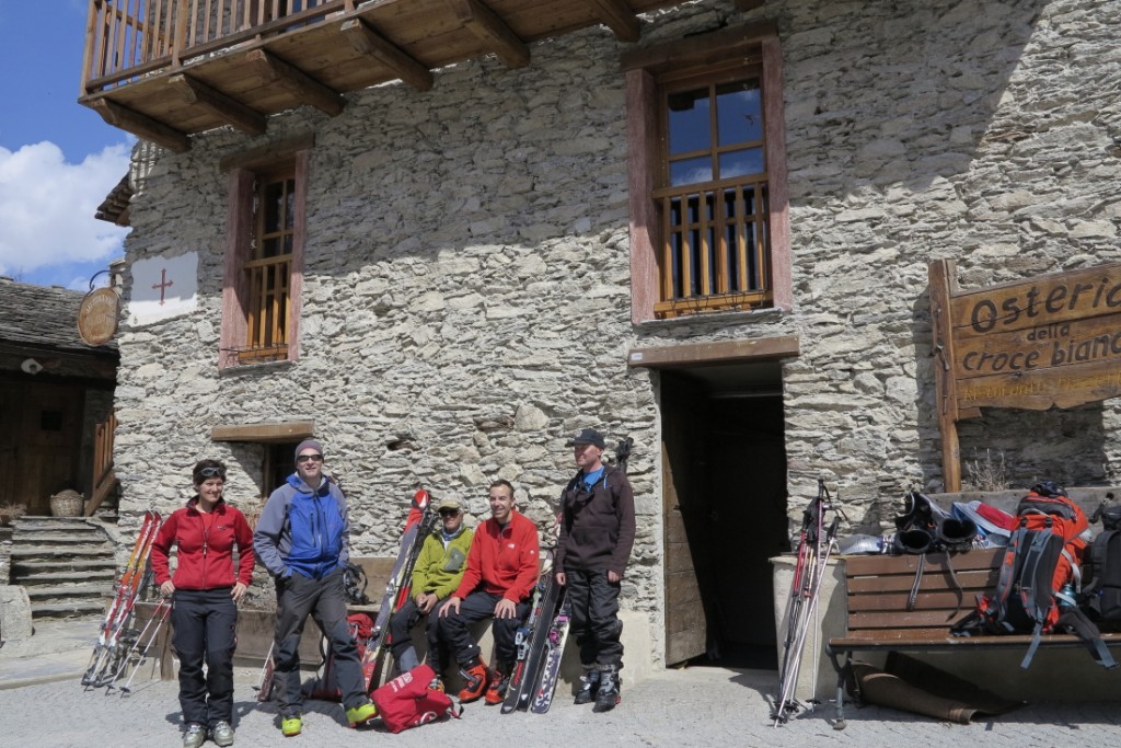 Devant notre auberge à Marmora