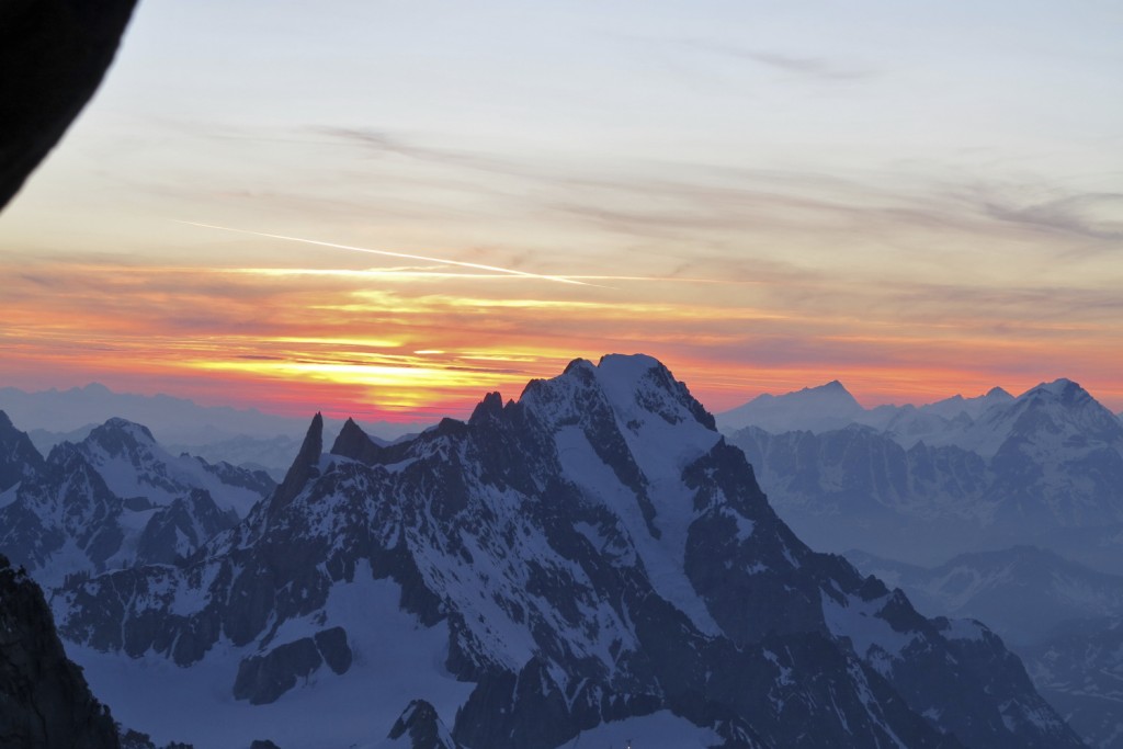 Lever de soleil sur les Grandes Jorasses