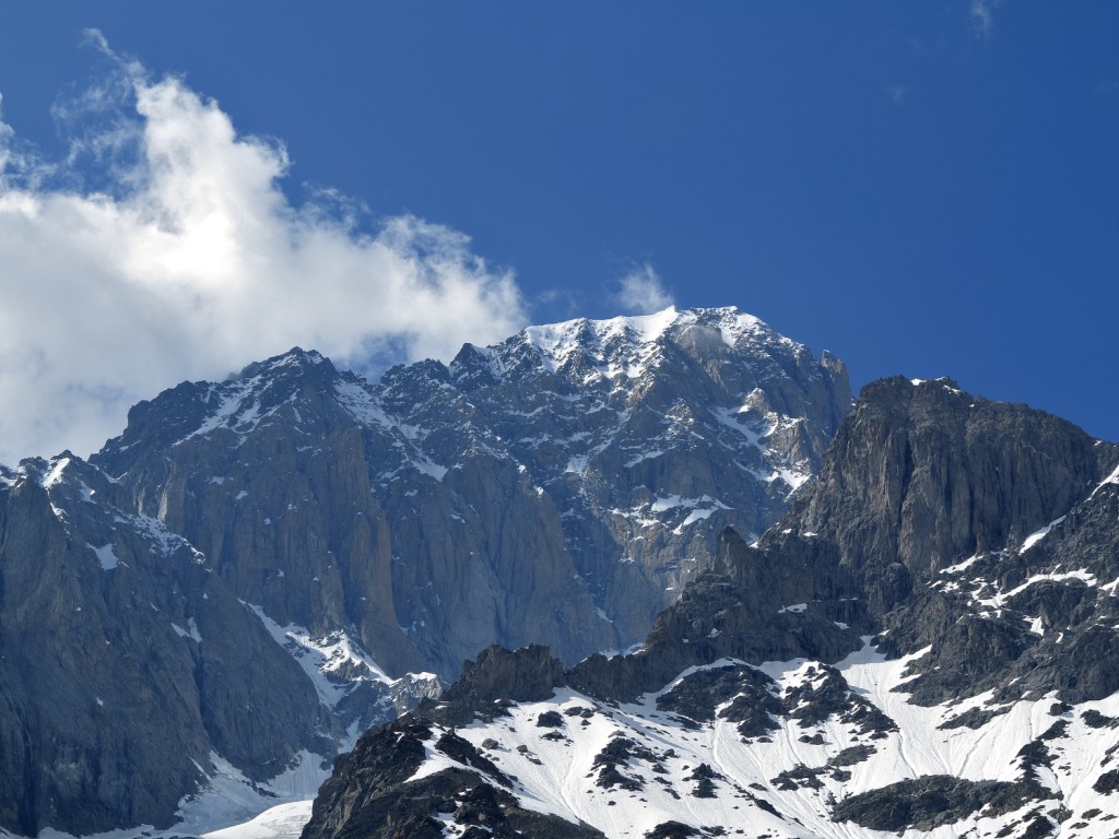 Le versant sud du Mont Blanc et l'arête de l'Innominata