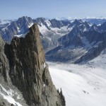 Vu sur la mer de glace depuis le sommet de l'Isolée