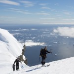 Arrivee au sommet du Mont Scott a ski en péninsule antarctique