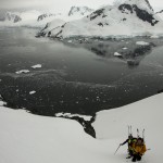 Montee dans le Demaria ski sur le sac en péninsule antarctique
