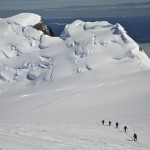 Une cordee a ski vers le Mont Scott