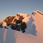 Une cordée au sommet de la Wyssi Frau