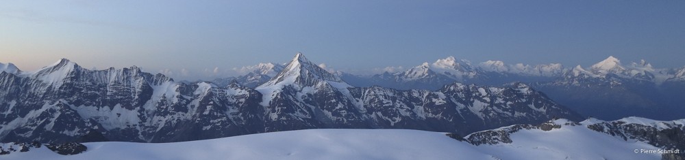 Le Bietschorn et le Weisshorn au sud