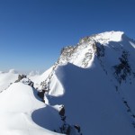 L'arête neigeuse menant au sommet du Grand Paradis