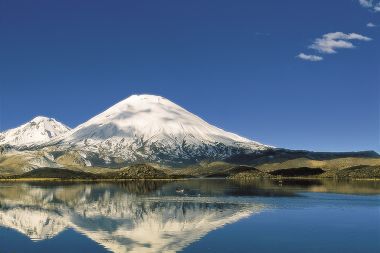 Uturuncu (6008 m) - Parinacota (6340 m) - Sajama (6542 m)