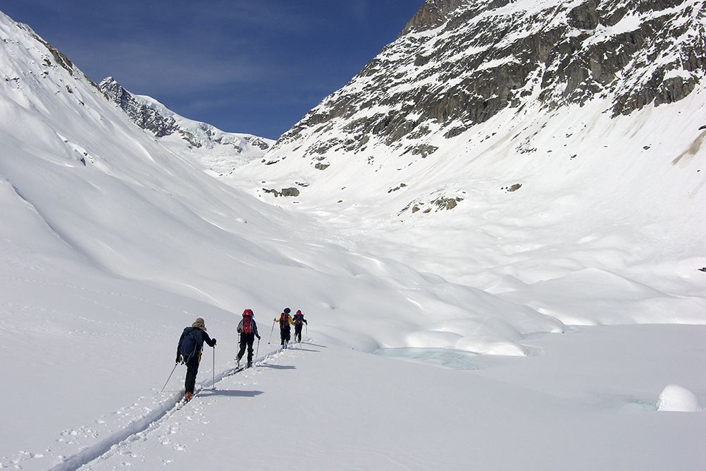 Ski alpinisme sur les hautes cimes de l'Oberland