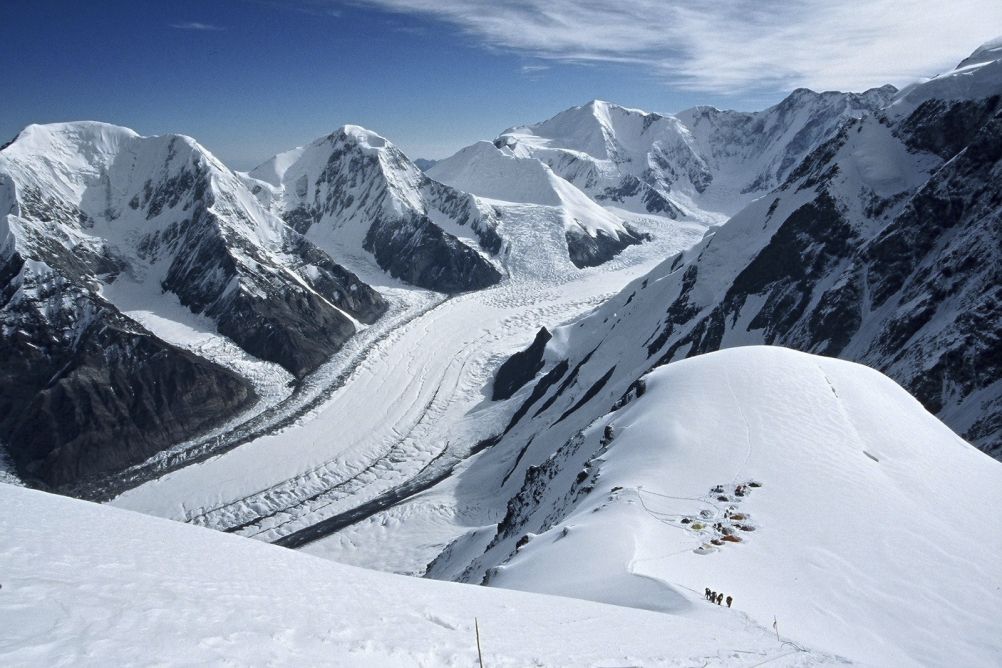 Camp de base du Khan Tengri et glacier Inylchek